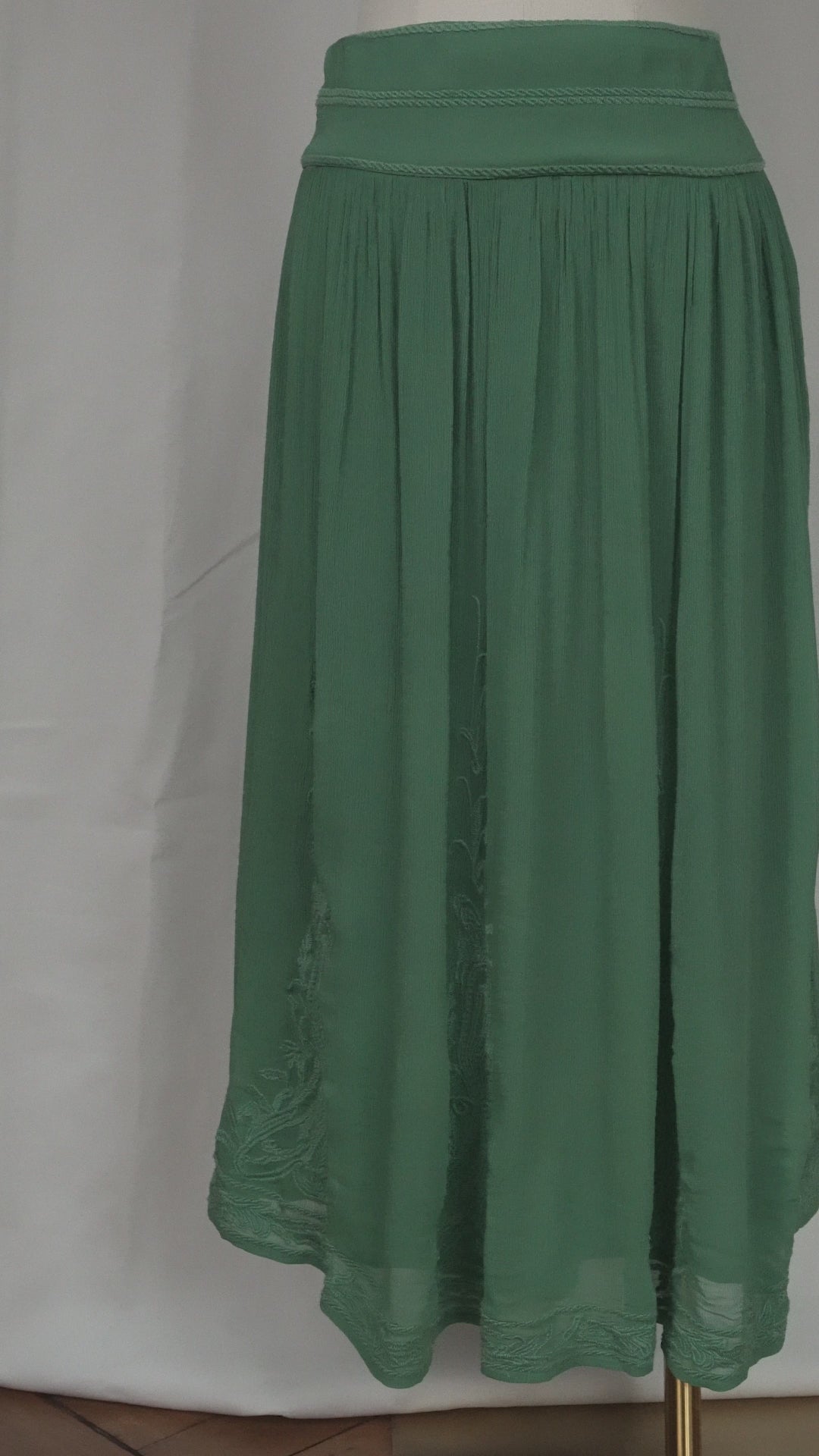 JAVA GREEN EMBROIDERED SKIRT