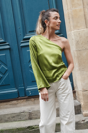 THELMA OLIVE TOP 